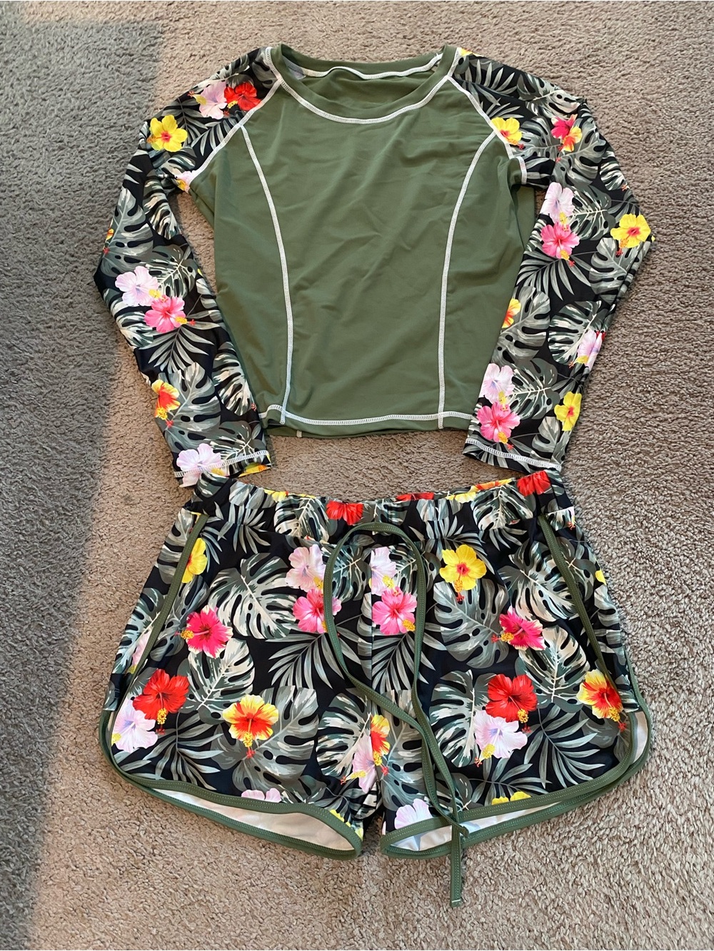 NWOT Womens Tropical Floral Swim Shorts Set with Olive Accents